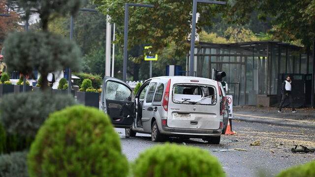 В Анкаре произошли взрывы возле зданий парламента Турции и МВД