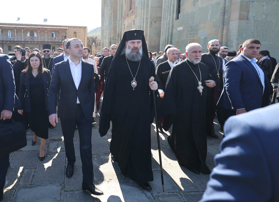 PM attends Svetitskhovloba church service