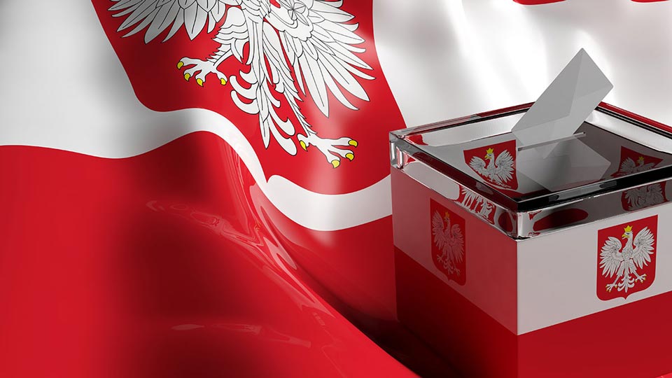 По предварительным данным ЦИК Польши, на парламентских выборах побеждает правящая партия "Право и справедливость"