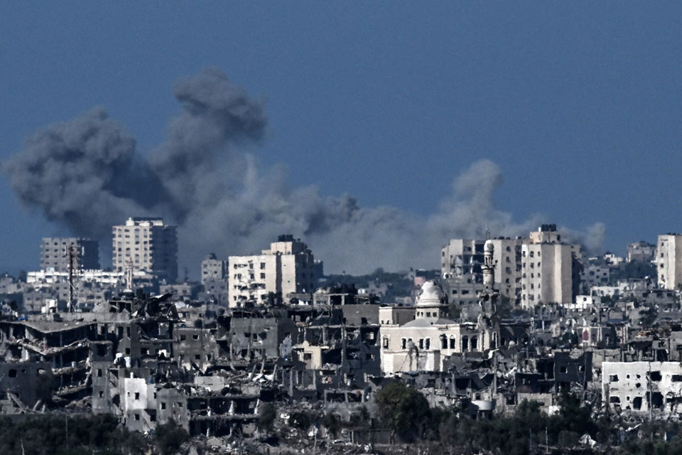 Palestinians say Gaza death toll rises to 4,385