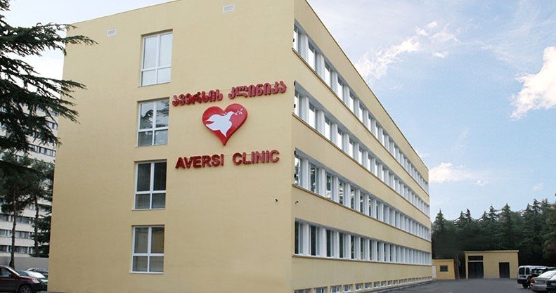«Аверси» подтверждает, что из клиники сбежали трое заключенных