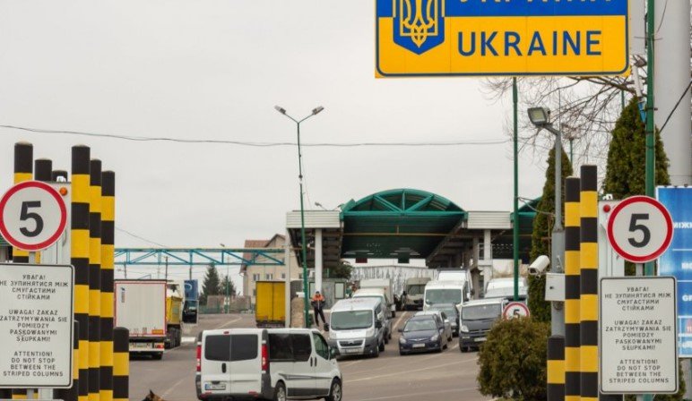 Լեհական փոխադրողներն ամբողջությամբ արգելափակել են Ուկրաինայի սահմանի երկու անցակետ