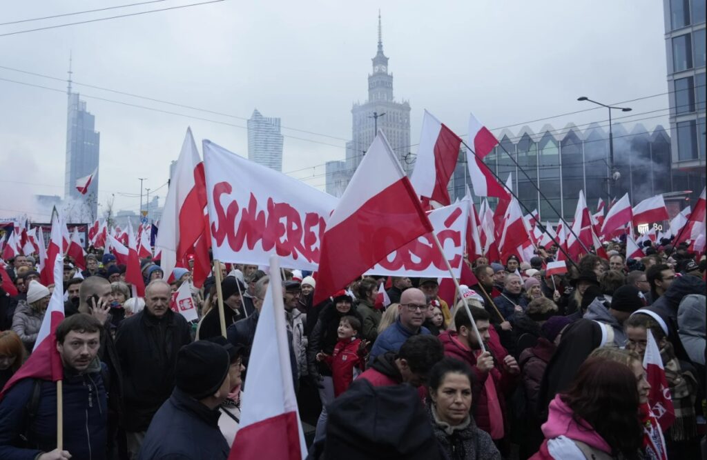 Լեհաստանում հազարավոր ազգայնականներ ամենամյա երթ են անցկացրել Լեհաստանի Անկախության օրվա կապակցությամբ