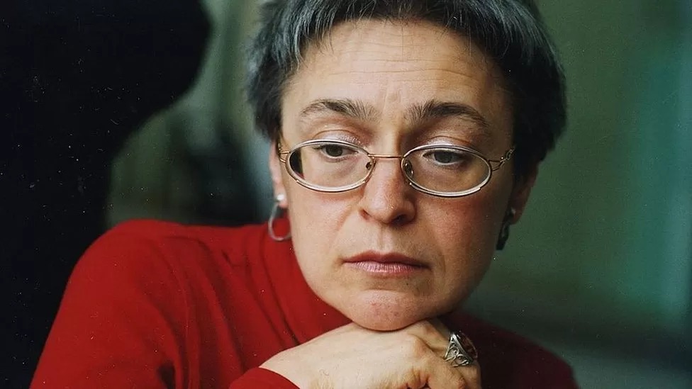 Vladimir Putin rus jurnalist Ana Politkovskayanın qətli ilə əlaqədar mühakimə olunanlardan birini əfv edib