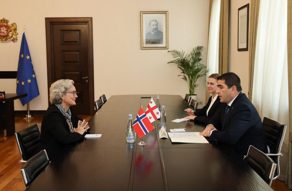 Speaker meets new Ambassador of Norway
