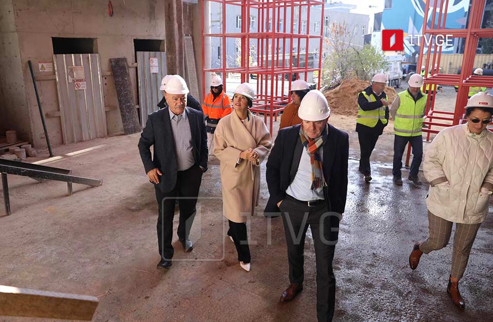 Генеральный директор Европейского вещательного союза Ноэль Курран осмотрел новое здание Первого канала на улице Политковской [фото]