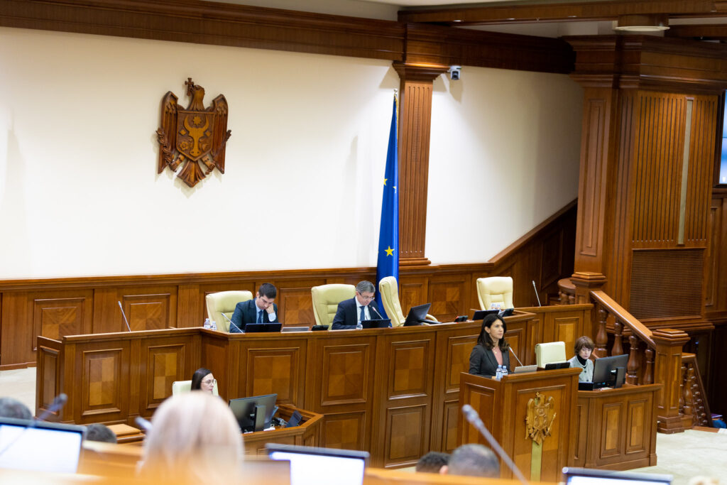 Парламент Молдовы утвердил закон о применении международных санкций