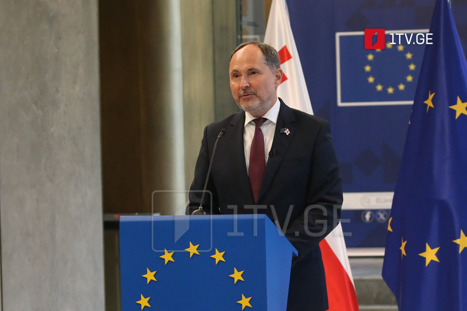 Pavel Herçinski - Bizim üçün deoliqarxizasiya demokratiyanın çiçəklənməsi üçün müvafiq şəraitin yaradılması deməkdir, məsələ adlara deyil, demokratiyanı təbliğ edən sistem və mühitə aiddir