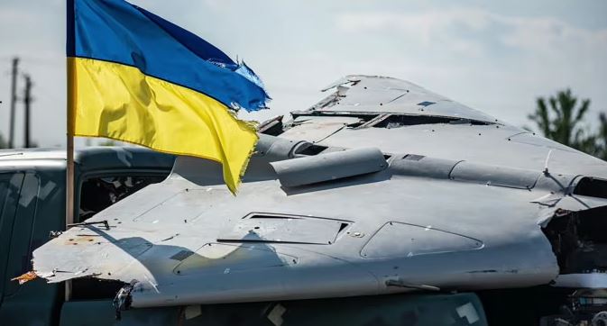 В ВСУ заявляют, что ночью Россия атаковала Украину с помощью 17 дронов типа "Шахед" и 6-ю зенитными управляемыми ракетами