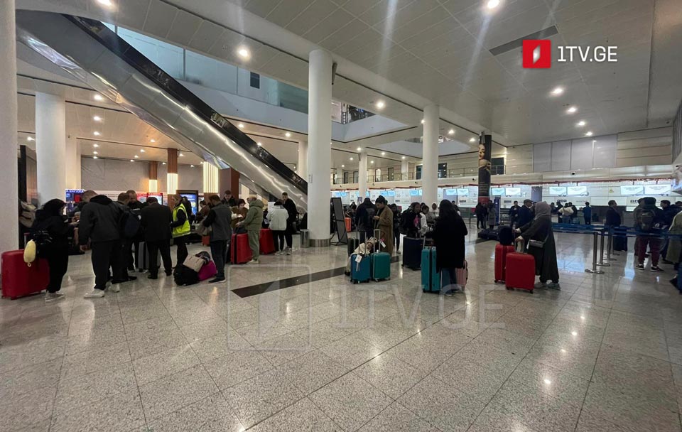 Մառախուղի և ցածր տեսանելիության պատճառով Թբիլիսիի միջազգային օդանավակայանում դեռևս խափանում է