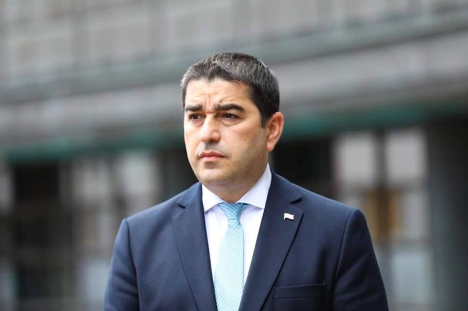 Speaker Papuashvili leaves for Baku