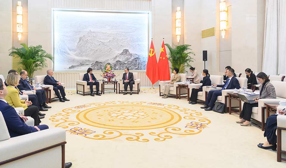 Делегация «Грузинской мечты» провела встречи в Китае