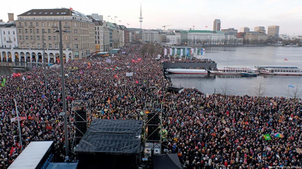 В Гамбурге в демонстрации против ультраправых сил и партии «Альтернатива для Германии» приняли участие около 80 тысяч человек
