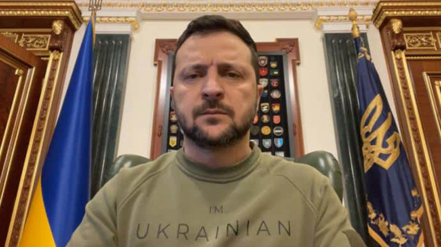 Владимир Зеленский заявил, что в результате удара России по Одессе есть погибшие и раненые