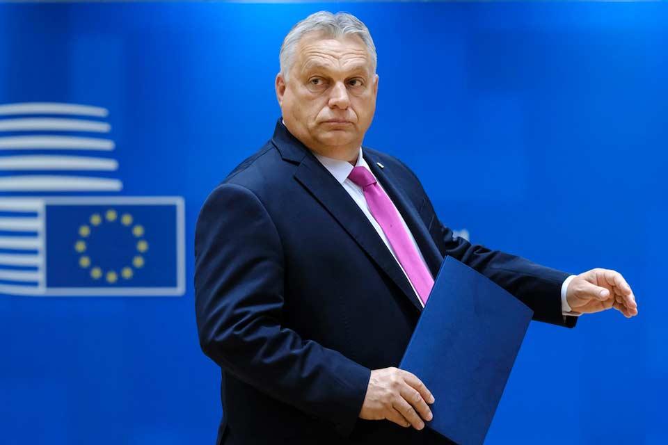 Financial Times - ЕС рассмотрит возможность удара по экономике Венгрии, если она заблокирует помощь Украине на саммите, запланированном на этой неделе
