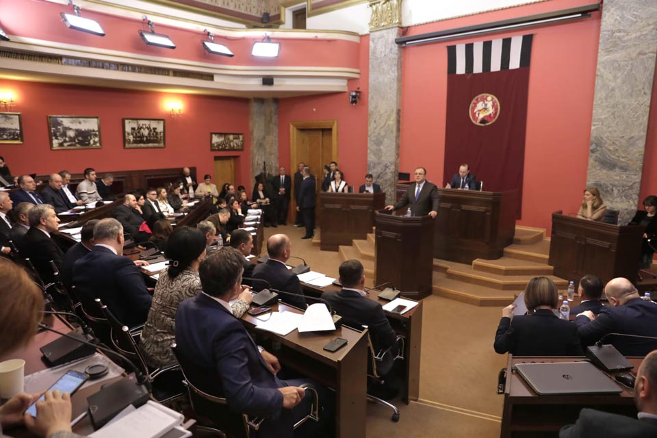 Parliamentary committees approve gov't program, cabinet members