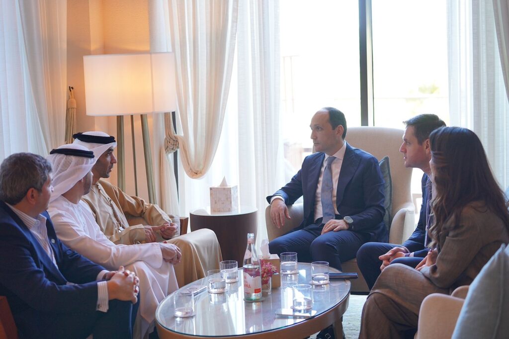 Minister of Economy holds high-level meetings in Dubai