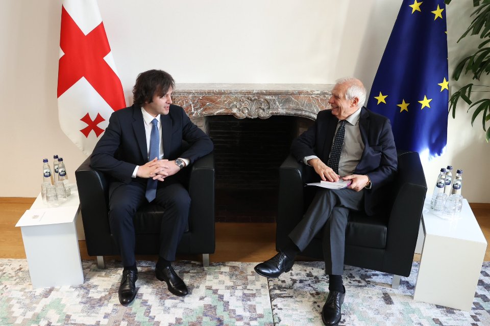 Жозеп Боррель - Я был рад принять у себя Ираклия Кобахидзе, состоялся существенный обмен мнениями о поддержке устойчивости Грузии со стороны ЕС