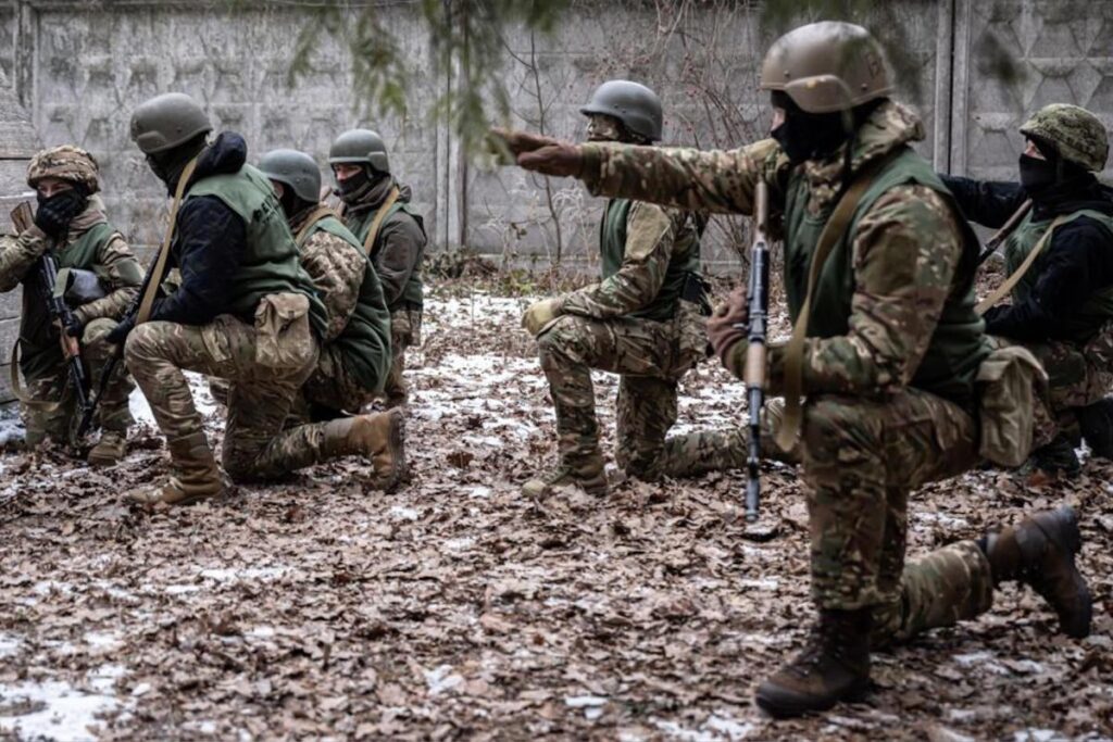 Украинские военные отступили из села Ласточкино Донецкой области, которое находится в 6-ти километрах от Авдеевки
