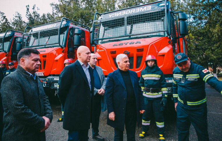 Служба по управлению чрезвычайными ситуациями закупила новые пожарные машины