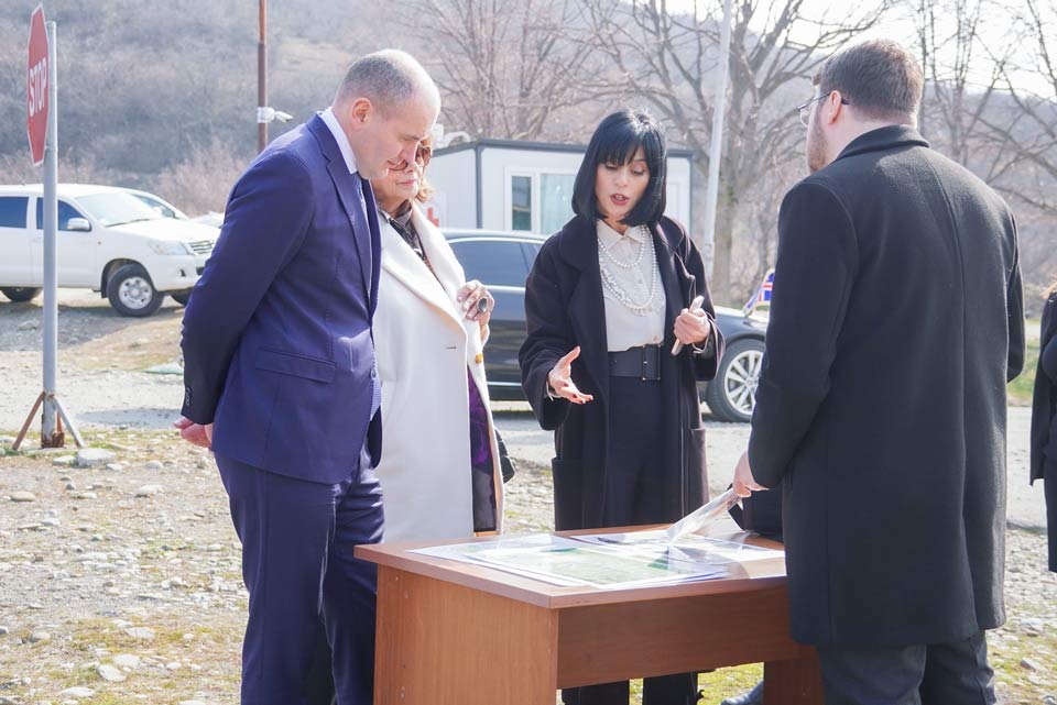 President of Iceland visits ABL in Odzisi village