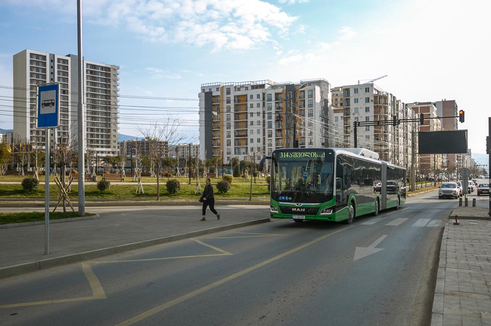 С сегодняшнего дня в Тбилиси 18-метровые автобусы начали курсировать по маршруту N314