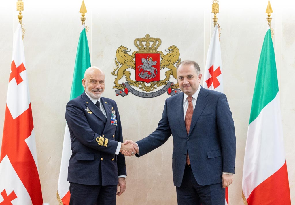 Командующий Силами обороны Италии находится с визитом в Грузии