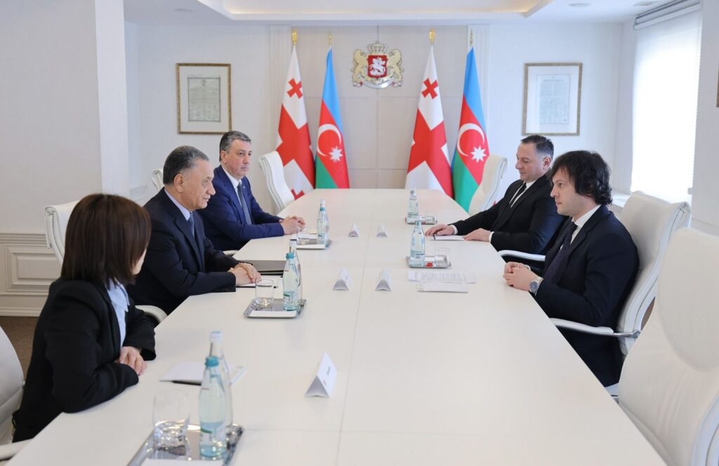 PM meets Azerbaijani Security Council Secretary 