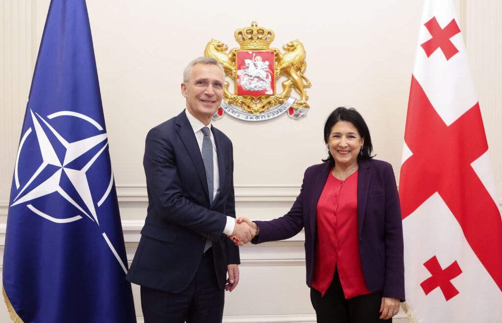 Salome Zurabişvili NATO-nun baş katibi ilə Gürcüstanın Avro-Atlantik strukturlara inteqrasiyası məsələsini müzakirə edib