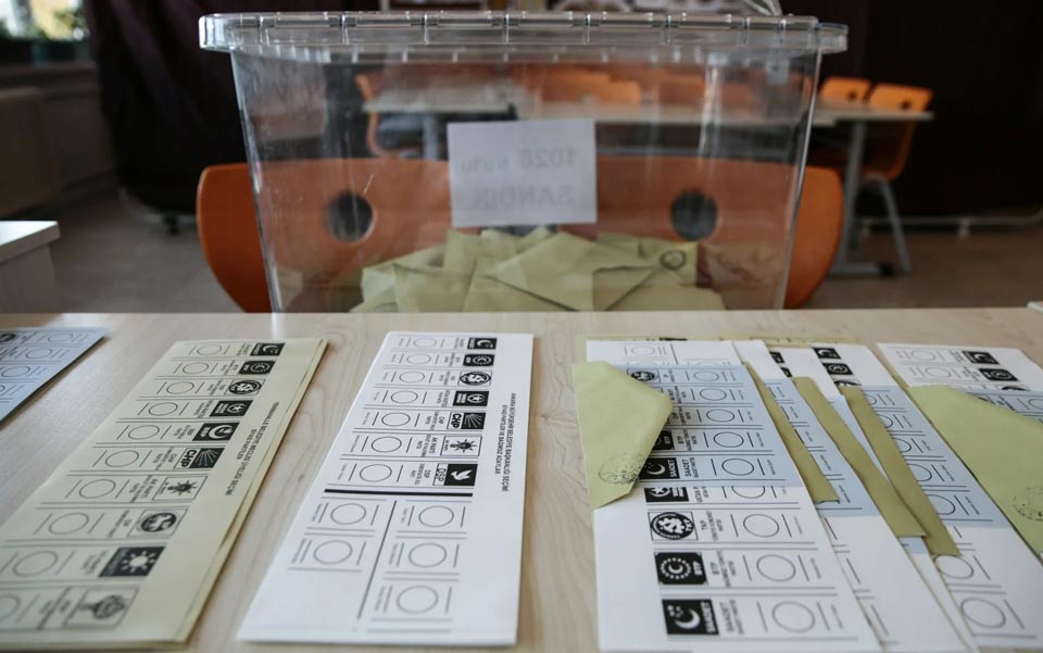 «Республиканская народная партия» лидирует на муниципальных выборах Турции в основных городах