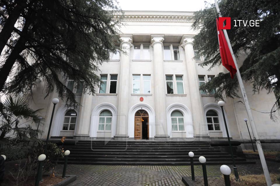 Посольство Турции - 35 лет назад в историю золотыми буквами вписана жертва героической молодежи, которая открыла Грузии путь к восстановлению своей независимости