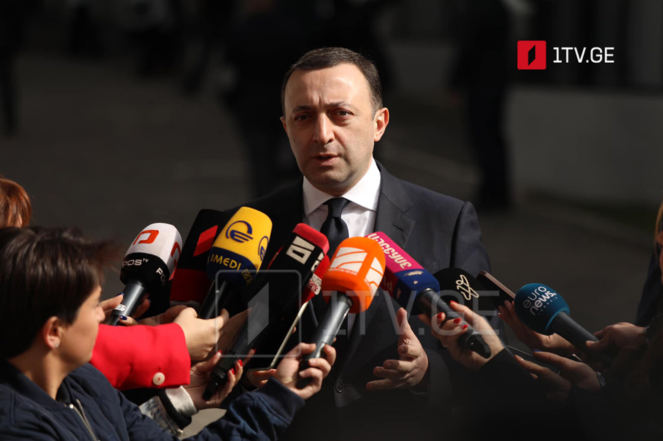 İrakli Ğaribaşvili – biz tərəfdaşlarımızla, avropalı və amerikalı dostlarımızla, şəffaflıq qanunu ilə bağlı hər hansı sualı olan hər kəslə işi davam etdirməliyik