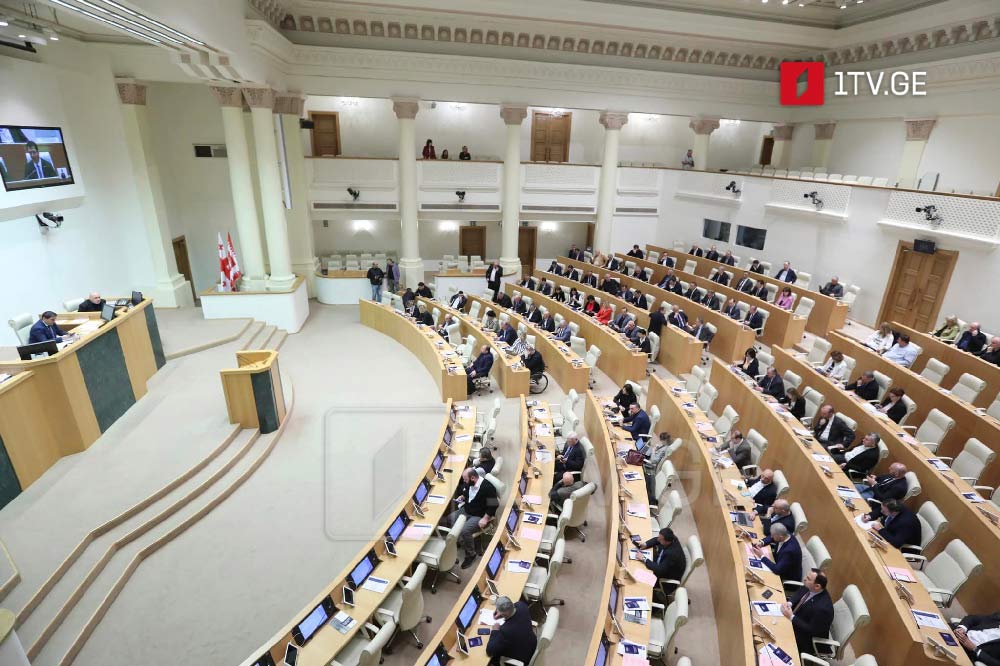 Политические дебаты по законопроекту "О прозрачности иностранного влияния" в парламенте, скорее всего, продолжатся и завтра