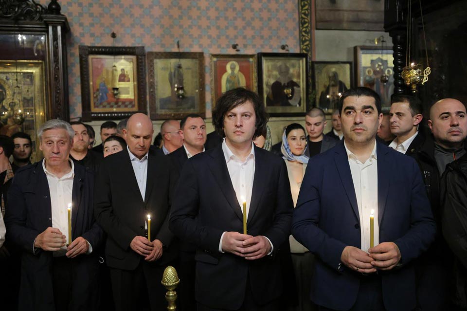 Премьер-министр Грузии присутствовал на пасхальной литургии в Сионском соборе