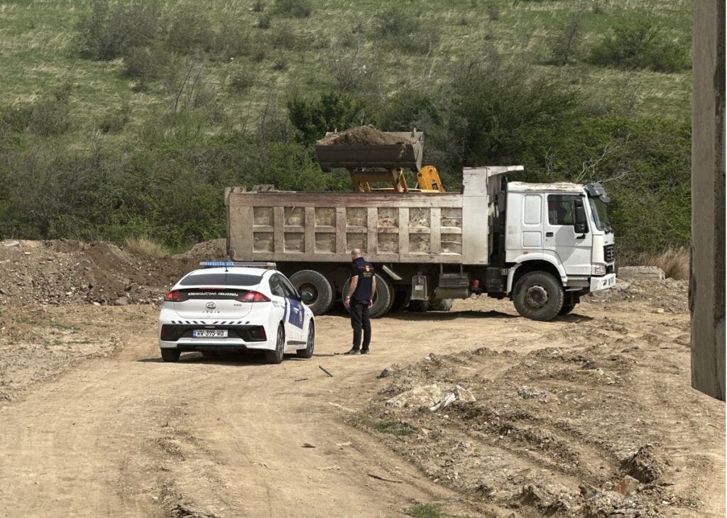 Թբիլիսիի քաղաքային տեսչությունը բացահայտել է իներտ թափոններով շրջակա միջավայրի աղտոտման լայնածավալ փաստեր