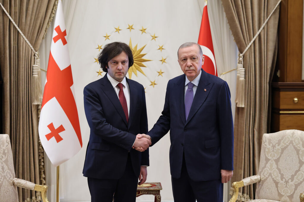 Ираклий Кобахидзе - Турция является торговым партнером номер один для Грузии, мы с президентом Эрдоганом обсудили, как можно еще больше углубить наше партнерство