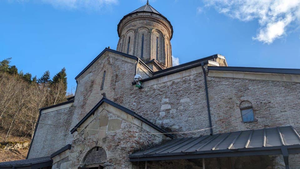 Cleaning works at Kintsvisi Monastery Complex