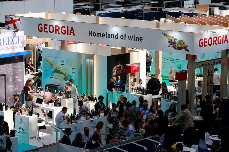 13 Gürcü şərabı istehsalçısı şirkəti London Wine Fair 2024 sərgisində iştirak edib