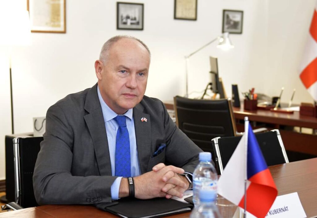 Посол Чехии – Дорогие грузинские коллеги и друзья, поздравляю с Днем независимости! Грузия является неотъемлемой частью Европы и ее будущее в Европе