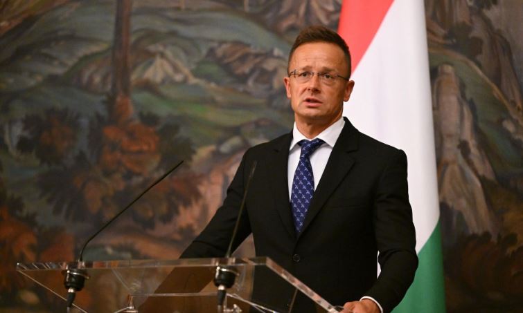 Piter Siiarto, Macarıstanın Mark Ruttenin NATO-nun baş katibi vəzifəsinə təyin edilməsini dəstəkləmədiyini bildirir