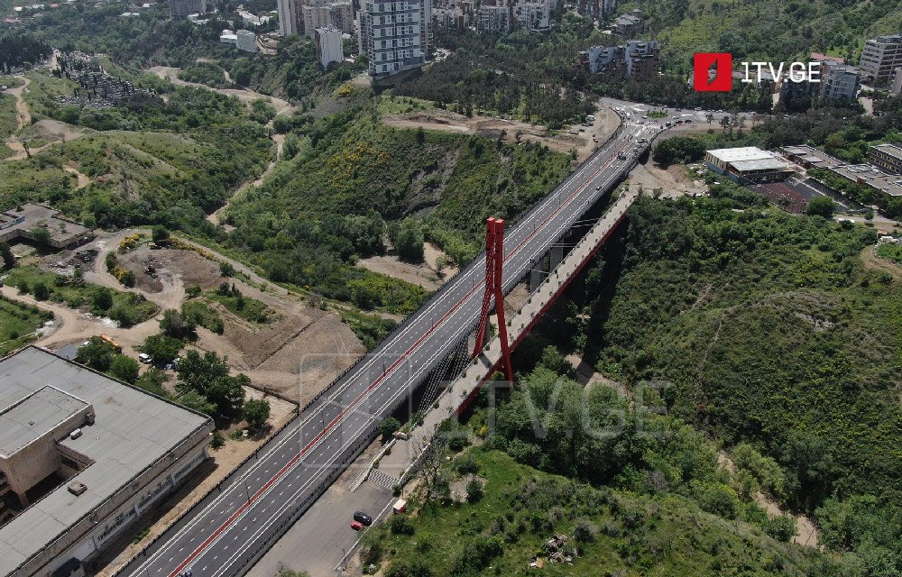 Baqebi yaşayış məntəqəsi ilə Universitet küçəsini birləşdirən körpünün açılışı edilib