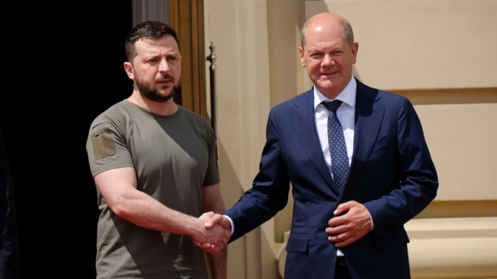 Владимир Зеленский прибыл в Берлин, где пройдет Конференция по восстановлению Украины