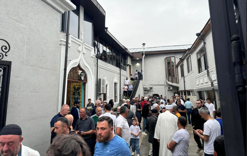 В связи с праздником Курбан-Байрам муфтий Грузии совершил молебен в центральной мечети Батуми
