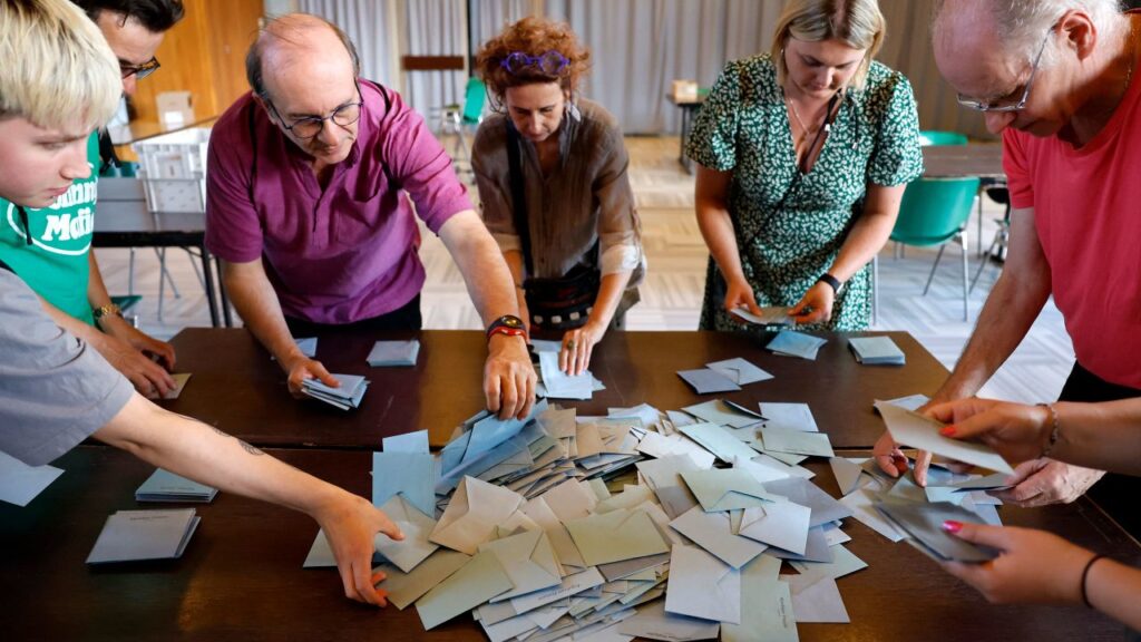 Fransanın parlament seçkilərində solçu alyans qalib gəlib, Emmanuel Makronun koalisiyası ikinci yeri tutur, Marin Le Penin ifrat sağçı “Milli Birlik” partiyası isə üçüncü yerdə qərarlaşıb