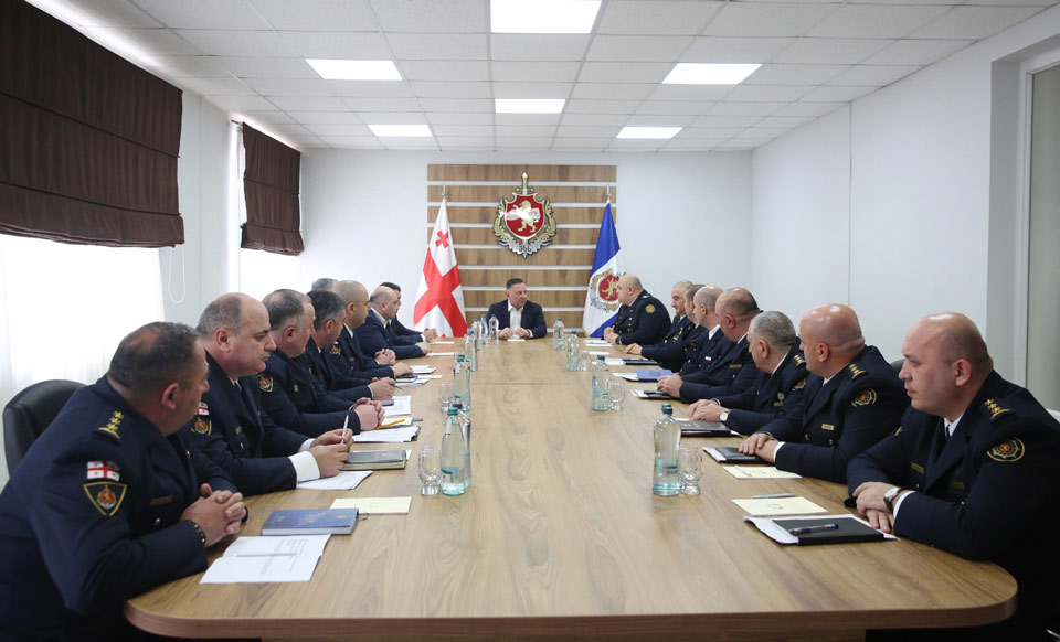 Vaxtanq Qomelauri Sameqrelo-Zemo Svaneti Polis Departamentinin bölmələrinin rəhbərləri ilə işgüzar görüş keçirib