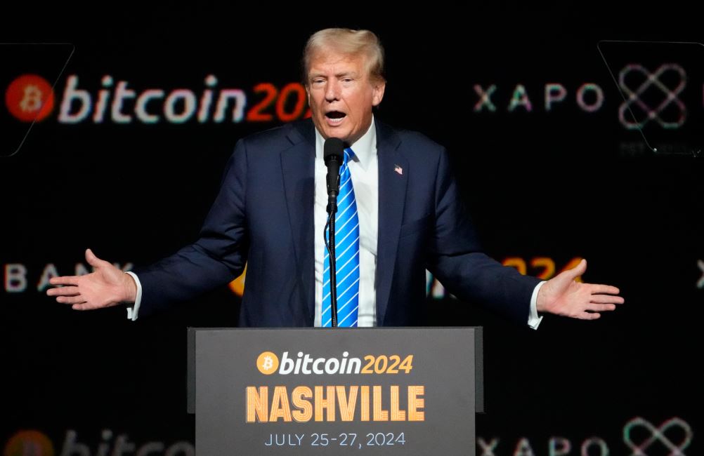 АИШ-ы сусæг службæйы сидтытæм æнæкæсгæйæ, Дональд Трамп план кæны æвзæрстыты кампанийы мадзæлттæ гом арвы бын ауадзын