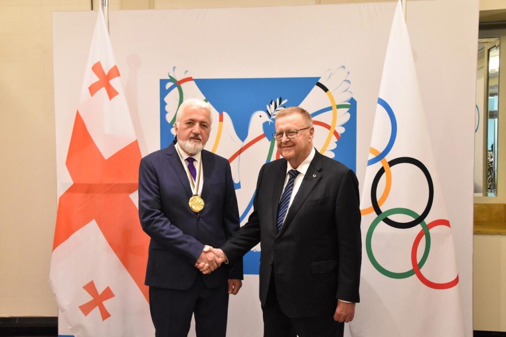 Elguja Berishvili receives Pierre de Coubertin medal