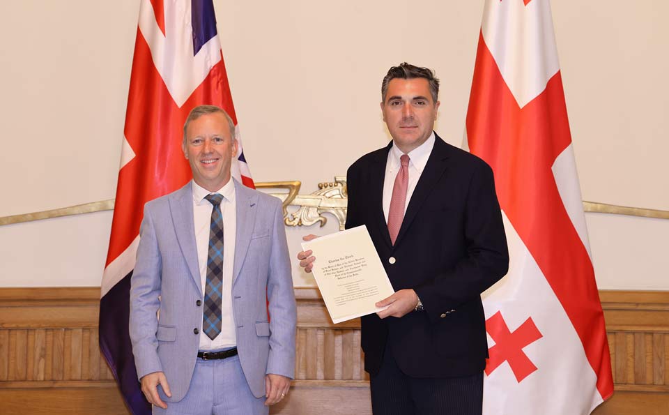 British Ambassador presents copies of credentials to FM