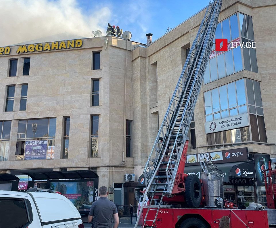 Пожар в торговом центре в Глдани локализован