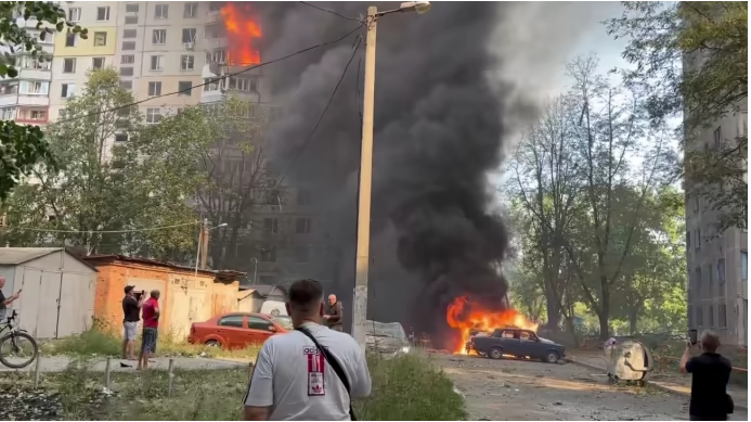 Rusiya qüvvələrinin Xarkovu bombalaması nəticəsində 4 nəfər həlak olub, onlarla insan yaralanıb